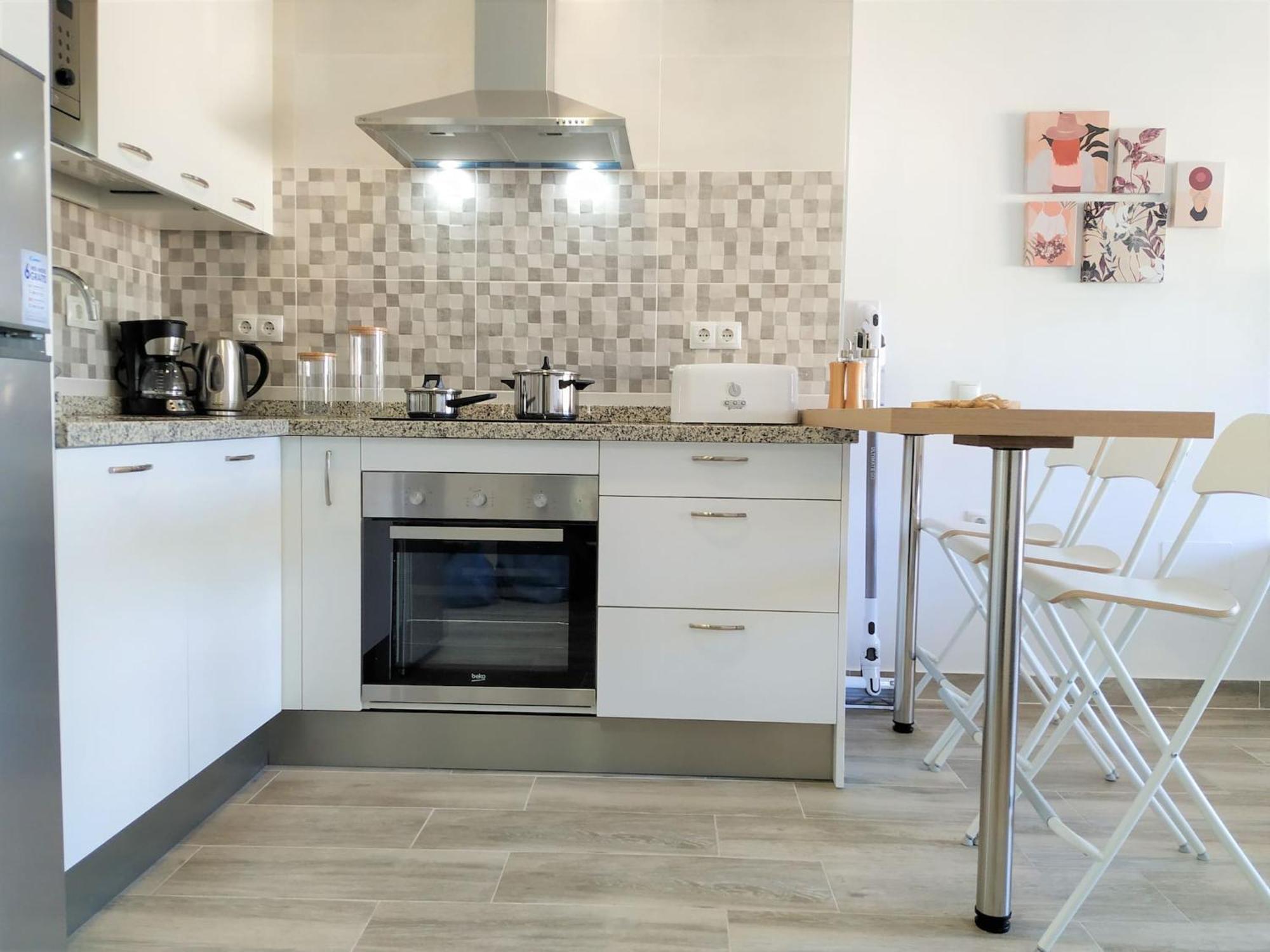 Deluxe Apartment In Benalbeach With Beach Views Беналмадена Екстериор снимка
